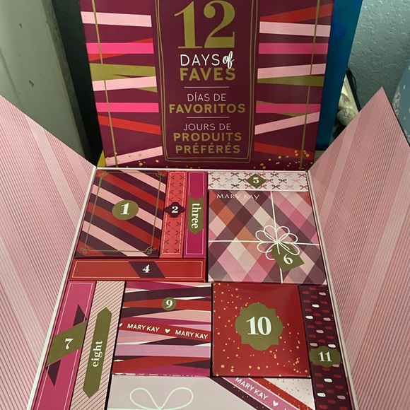 Mary Kay 12 Favorites - Picture 3 of 4